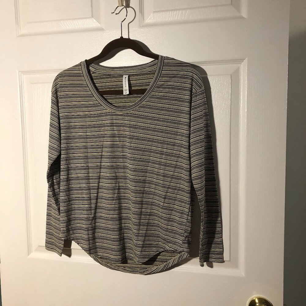 Athleta women black beige striped long sleeve tshirt, XSP